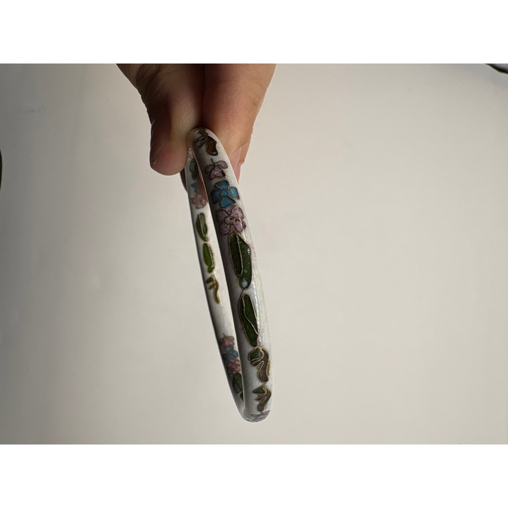Vintage White Cloisonne Porcelain Bangle Bracelet Pink Blue Flowers 7.75‎ In